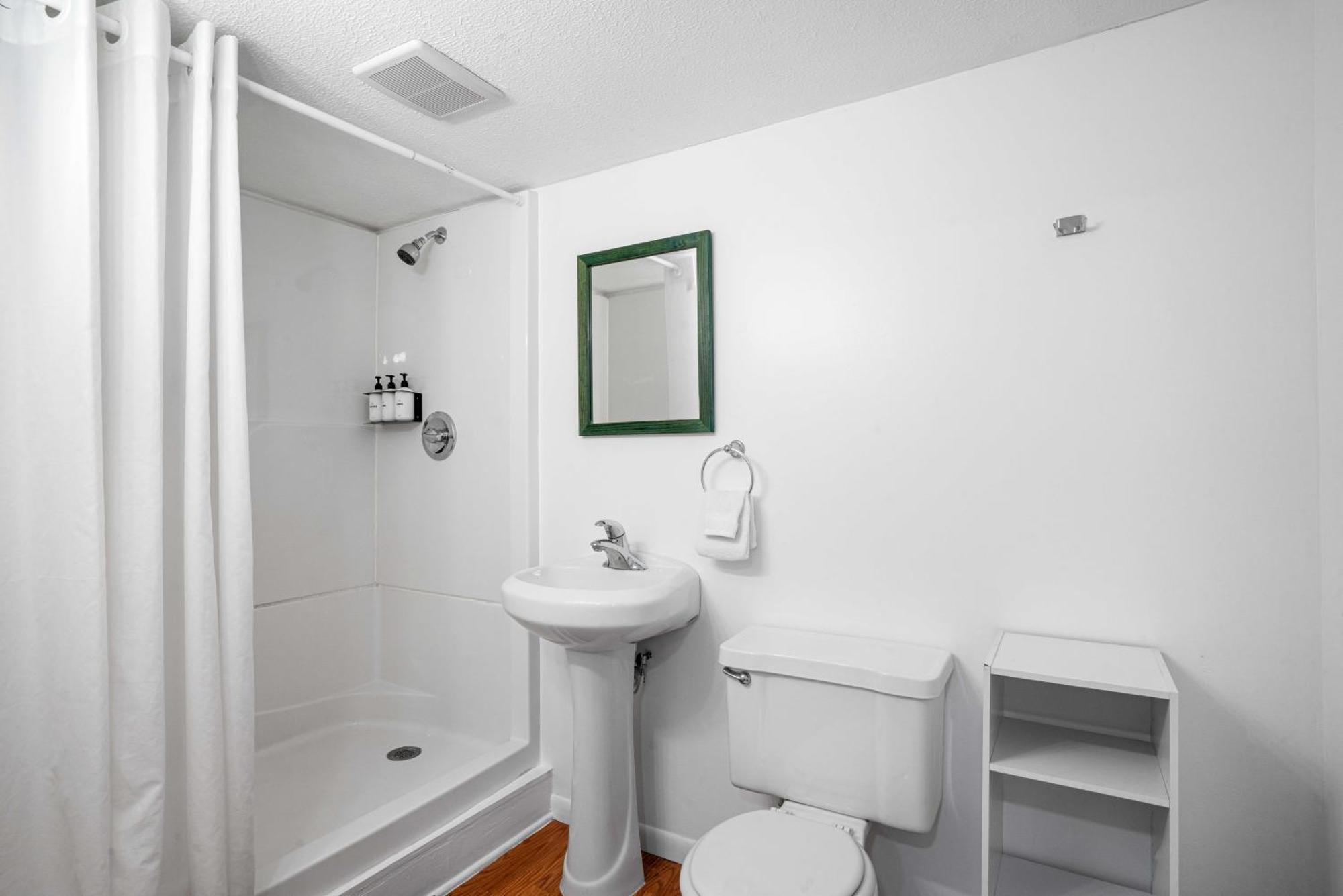 East Jordan South Arm Retreatsモーテル エクステリア 写真