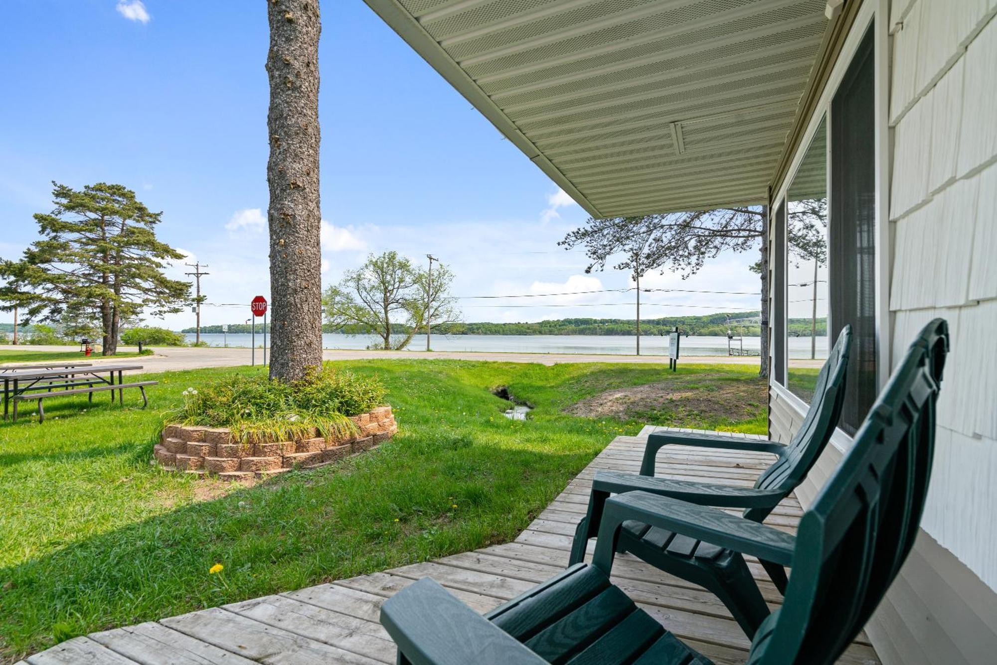 East Jordan South Arm Retreatsモーテル エクステリア 写真