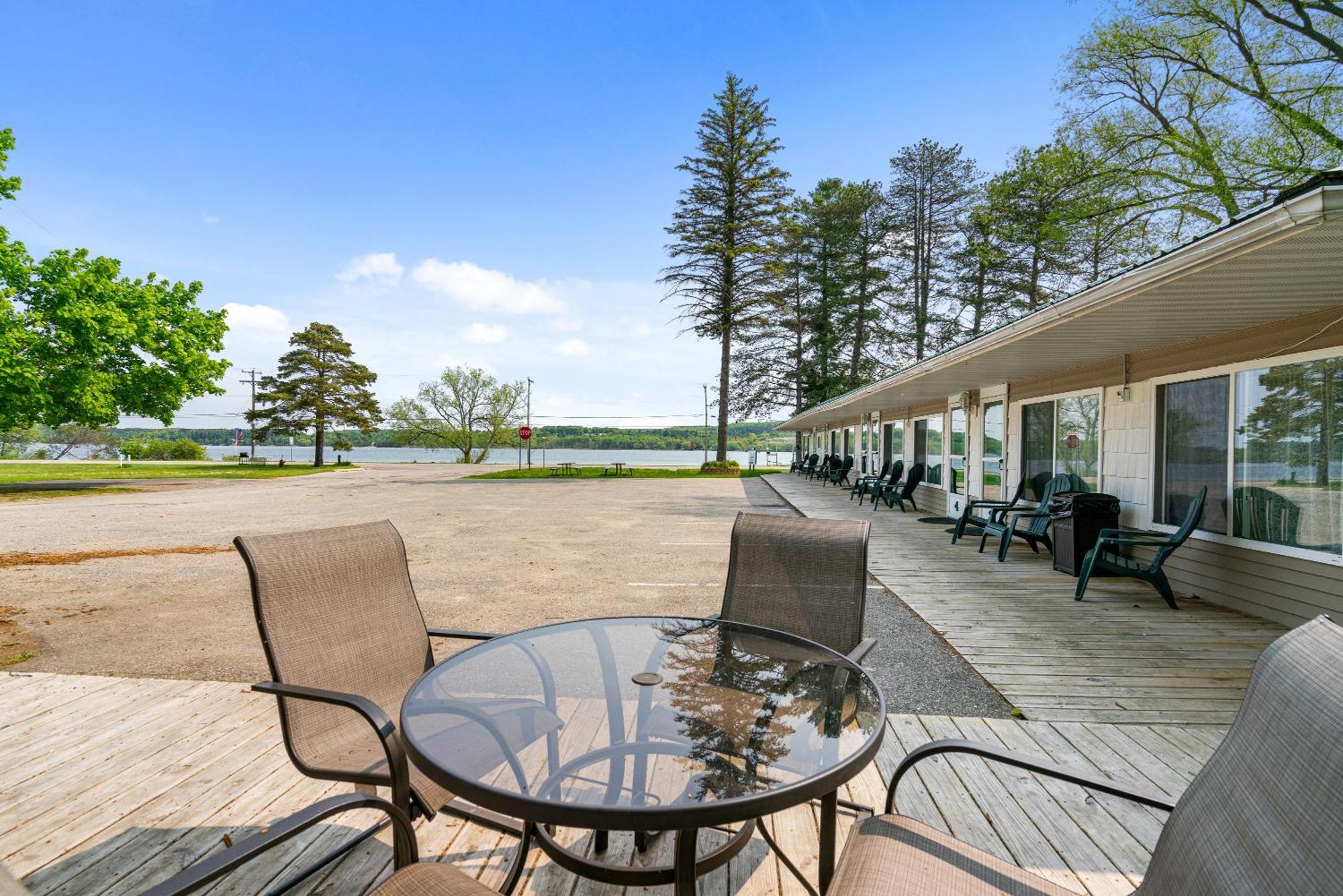 East Jordan South Arm Retreatsモーテル エクステリア 写真