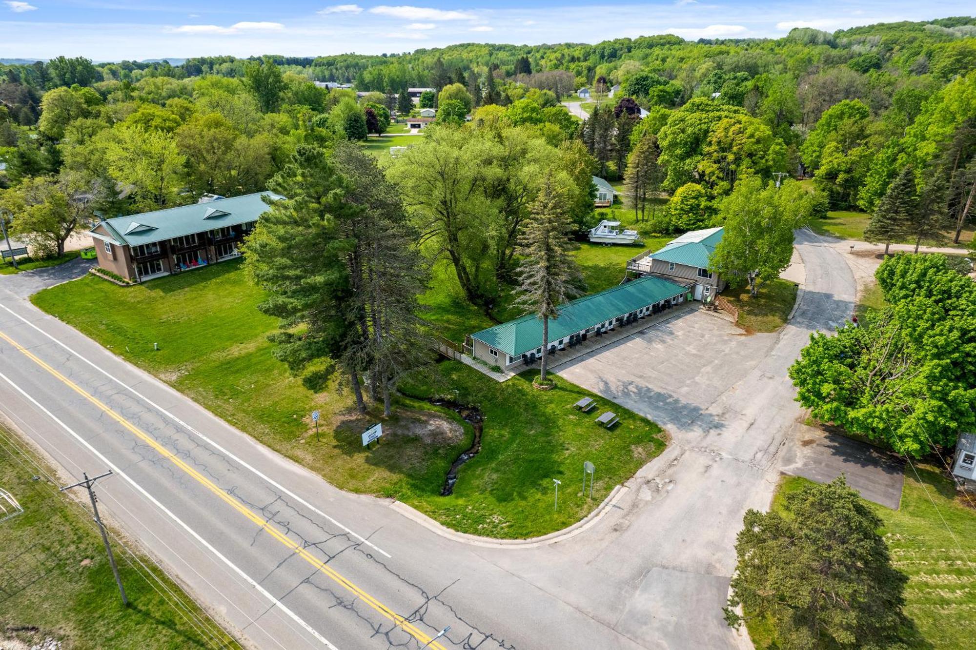 East Jordan South Arm Retreatsモーテル エクステリア 写真